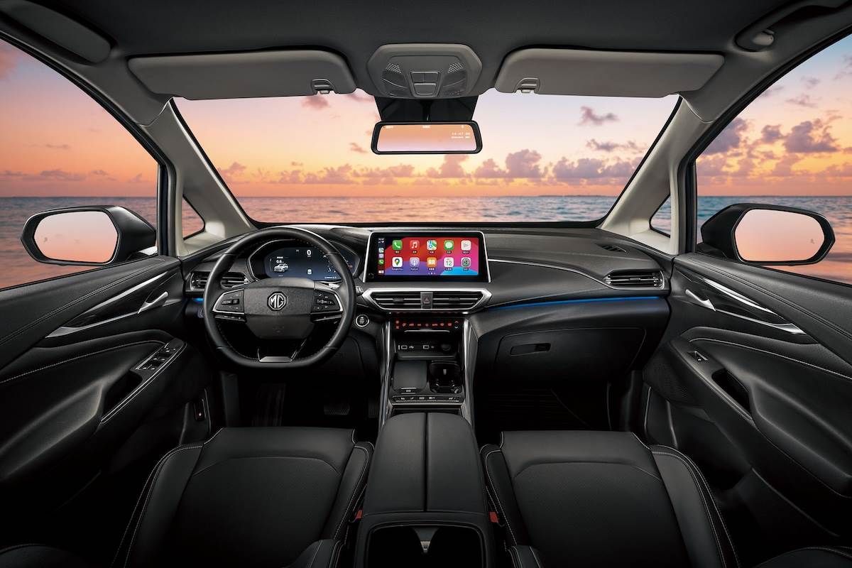 導入「智慧座艙」設計理念，採環艙式格局與橫向視覺延伸，搭配12.3吋全數位儀表與12.3吋懸浮式觸控影音主機的雙大螢幕組合。（圖／MG Taiwan提供）