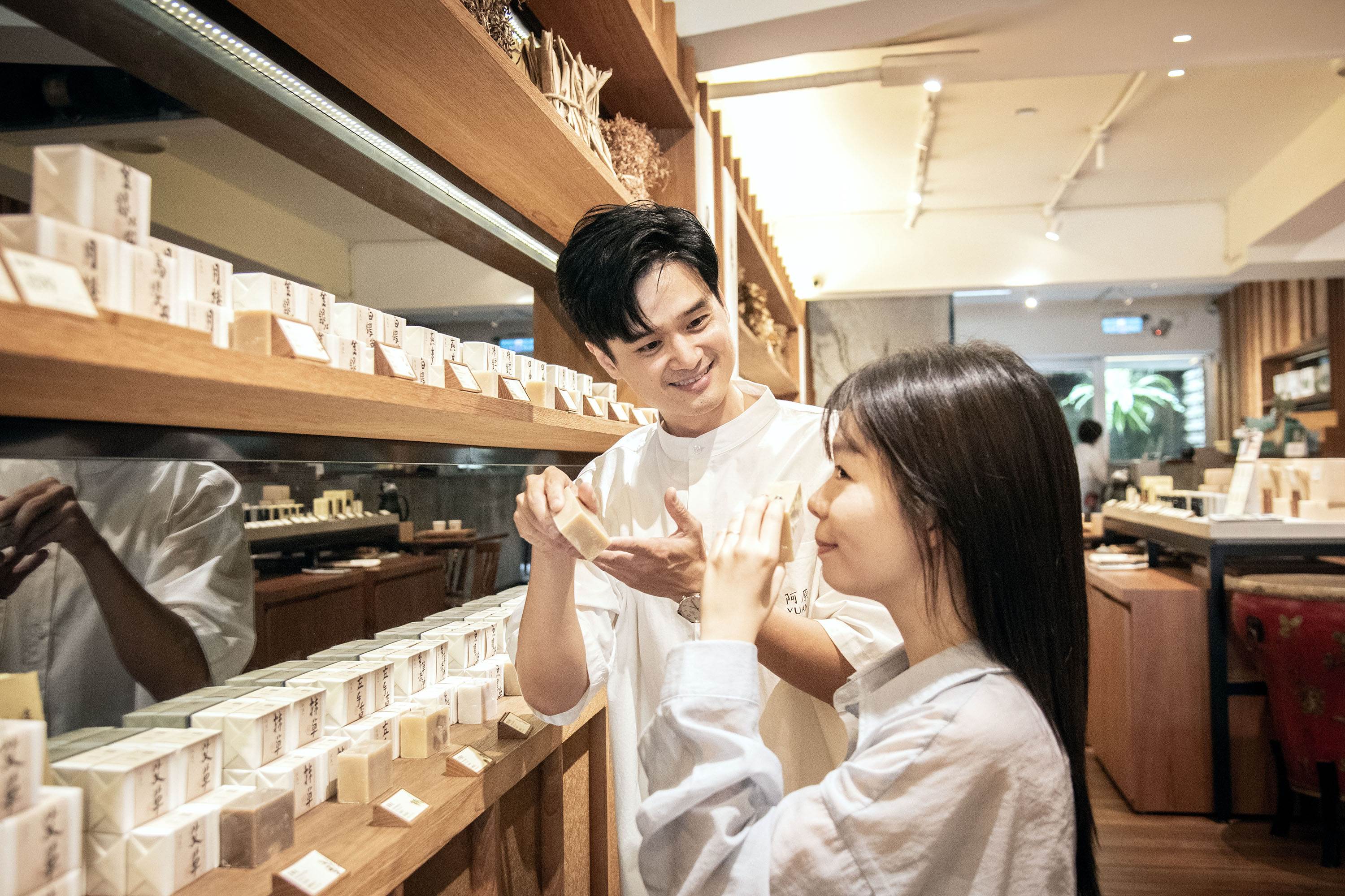 圖2.【阿原】阿原周年慶感恩回饋，邀請顧客前往全台門市體驗青草植萃的魅力。_0