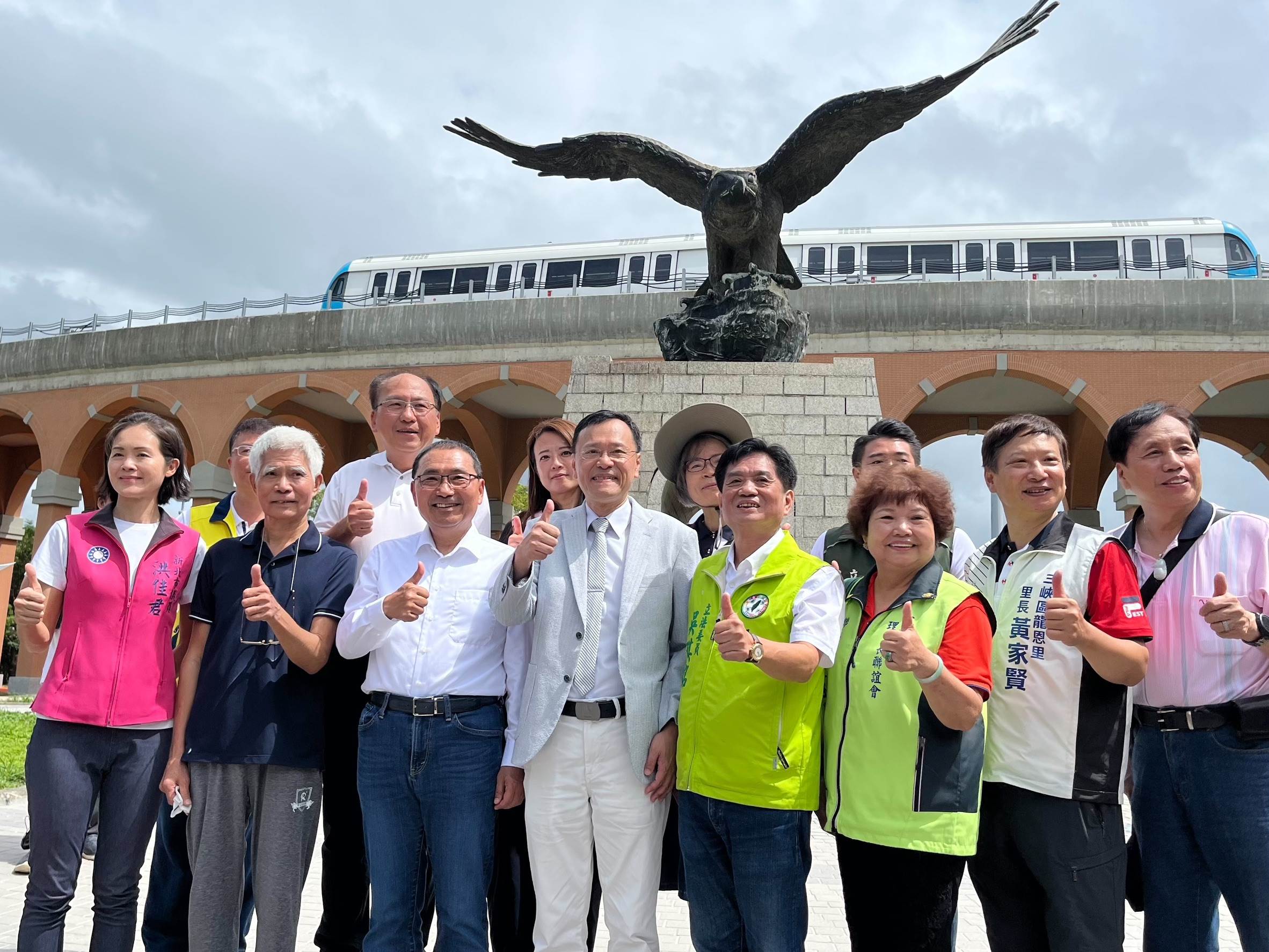 思古迴廊暨飛鳶廣場大合影