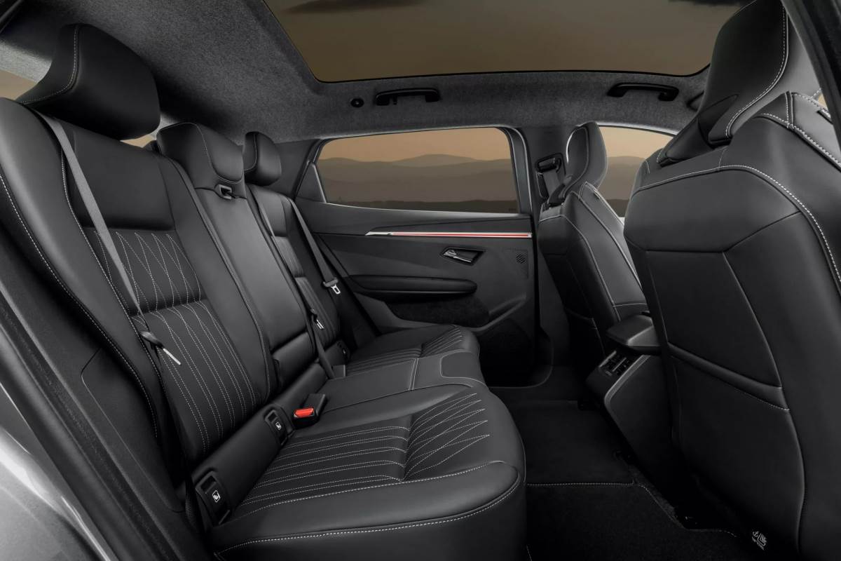 車室空間表現受益於軸距比過去燃油版的Eclipse Cross更長，因此將會有更舒適的感受。（圖／三菱提供）