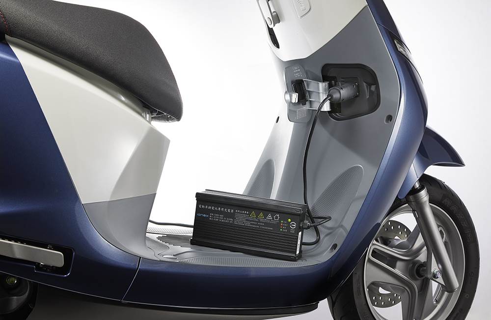 i-One Fly Techno充換合一車款擁有140公里超長續航。（圖／KYMCO提供）