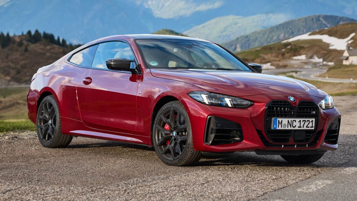 BMW 4系列Gran Coupé與i4，可選配Adaptive LED頭燈。圖／BMW提供）