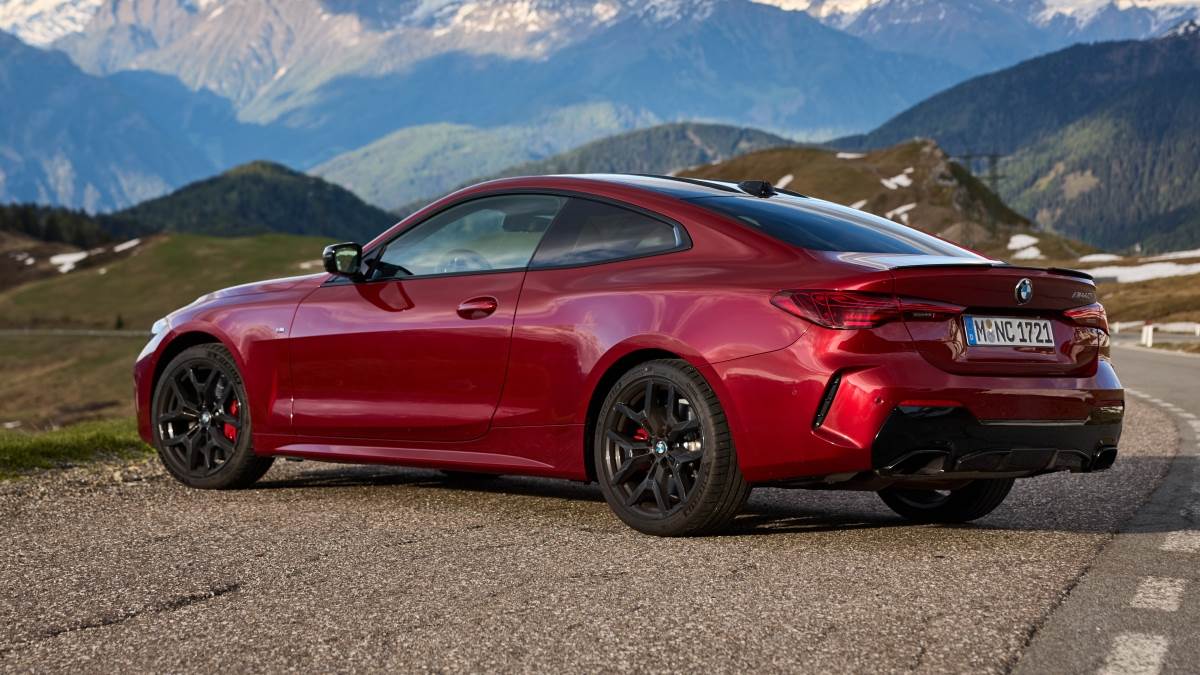 BMW 4系列Gran Coupé與i4，除原有照明功能外，新增雷射尾燈，使夜間辨識度與科技感提升。（圖／BMW提供）