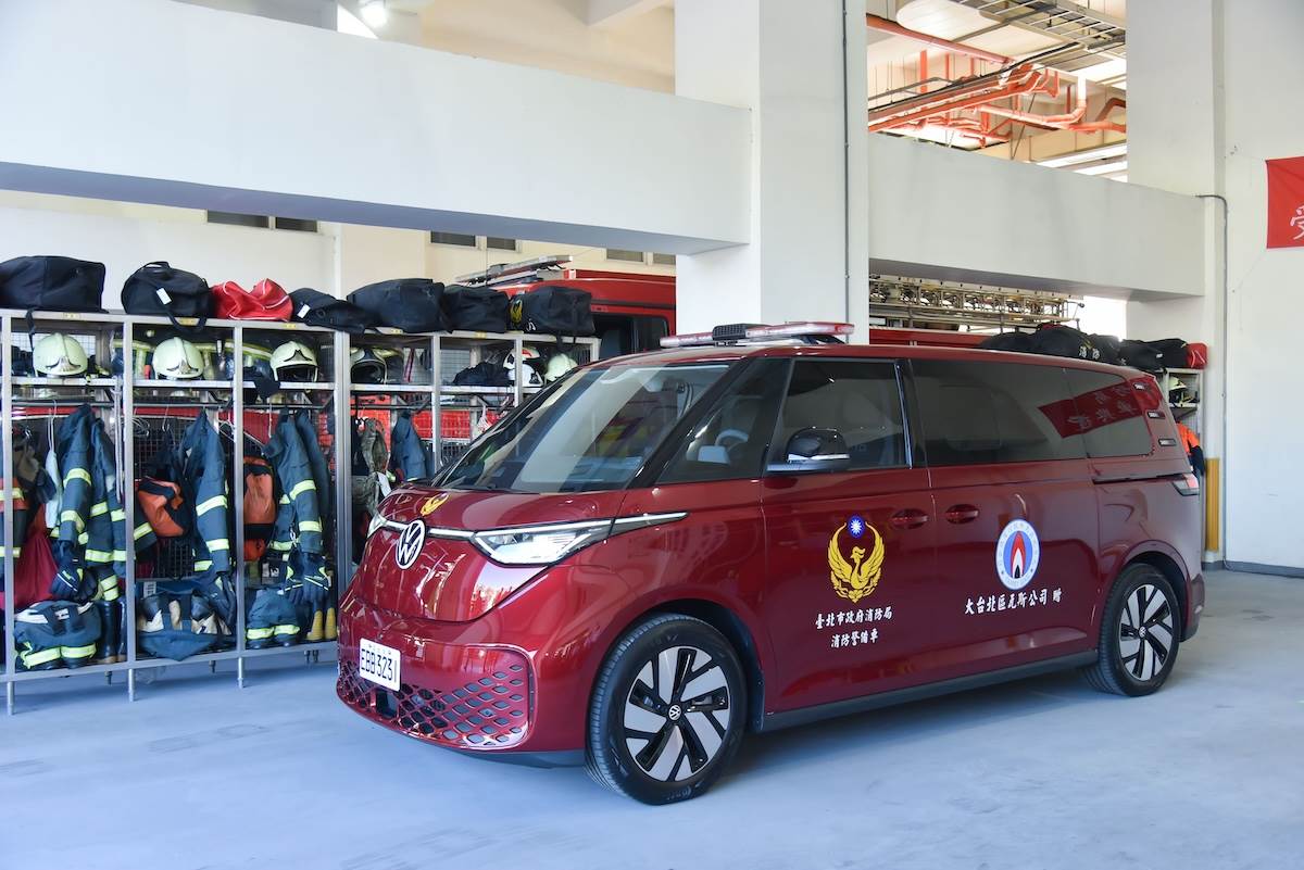 ID. Buzz消防警備車平時亦可支援消防安全檢查、防災宣導等勤務,成為防災救災的重要純電動能。(圖/台灣福斯商旅提供)