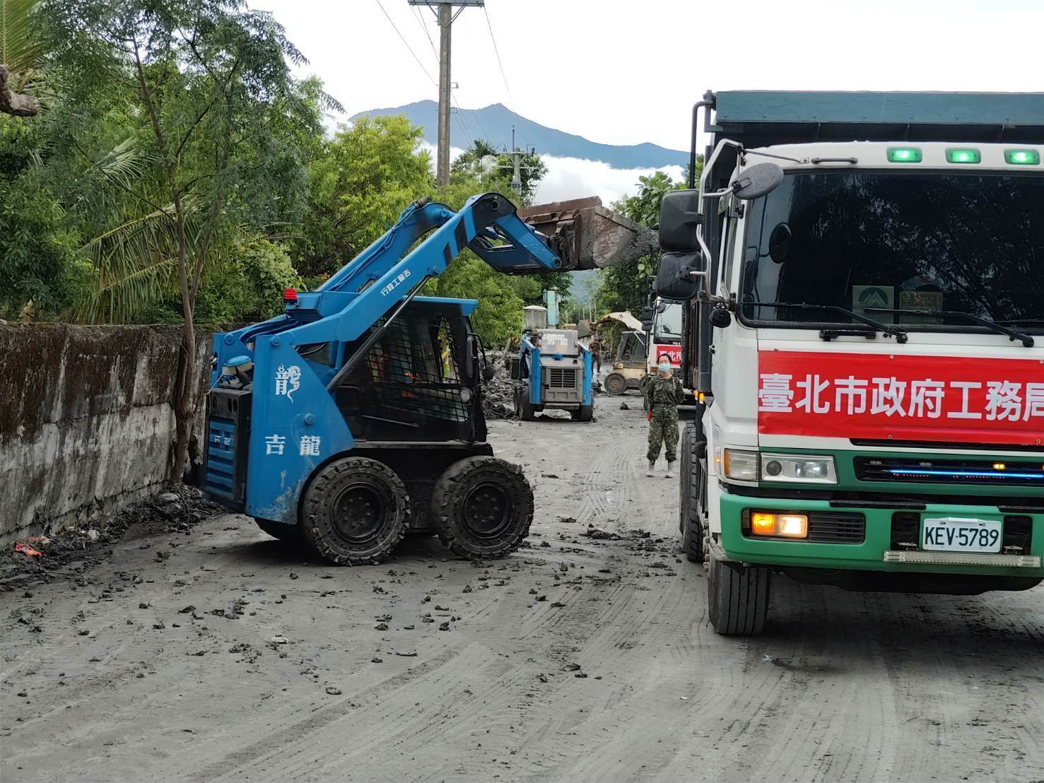 9fee3698-ed3a-4317-a3b5-589f276425bc