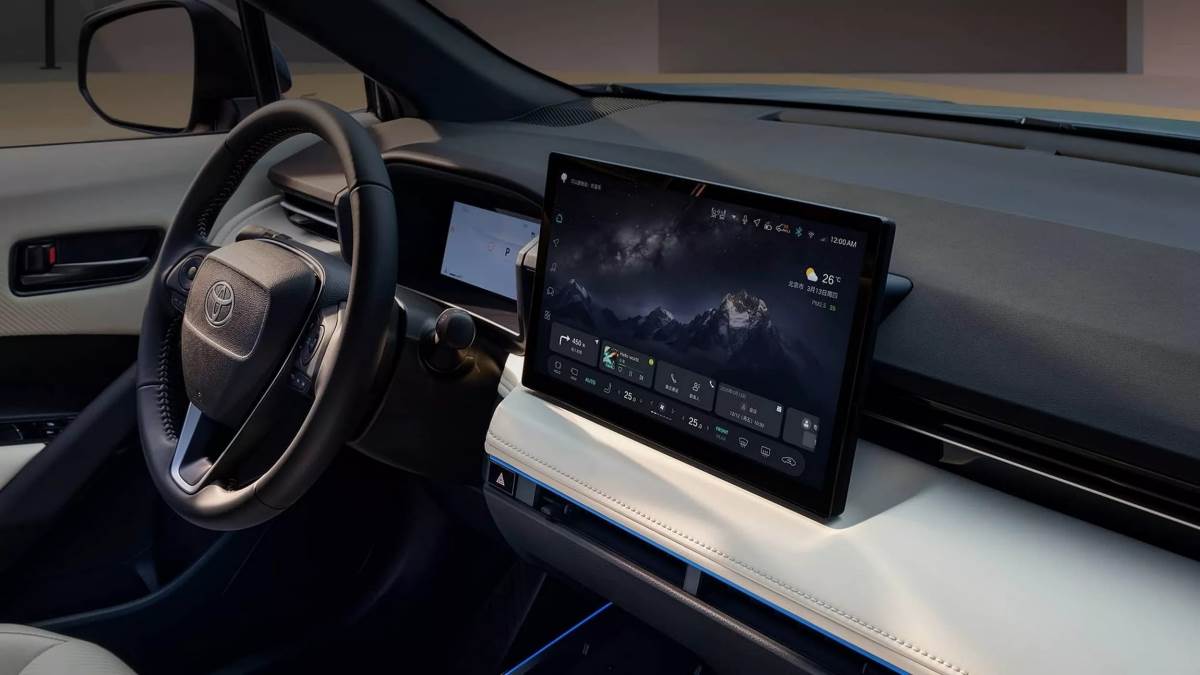 大型螢幕是現今車輛的一大重點,改款後將會搭載12.9吋中央螢幕與8.8吋儀表。(圖/豐田提供)