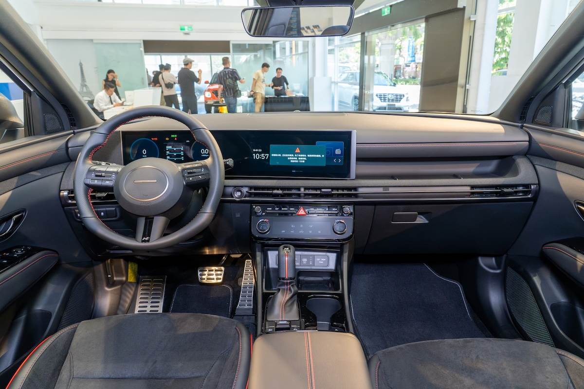 車艙設計延續N Line的性能基因，營造出熱血奔放卻不失質感的氛圍。（圖／林昱丞攝影）