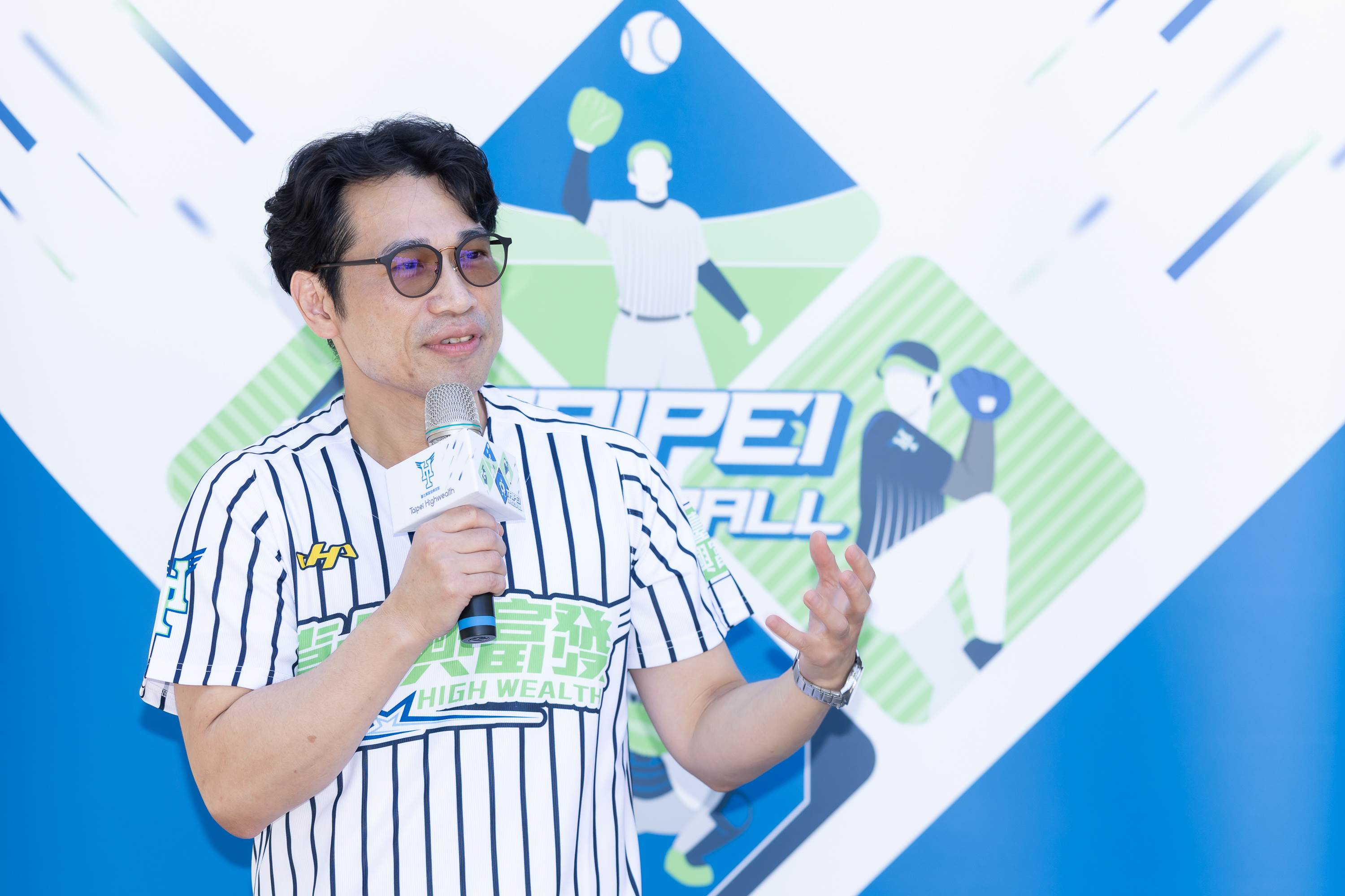 臺北市政府體育局湯皓宇副局長表示，希望可以利用球員的影響力，讓社會大眾關注環境議題。