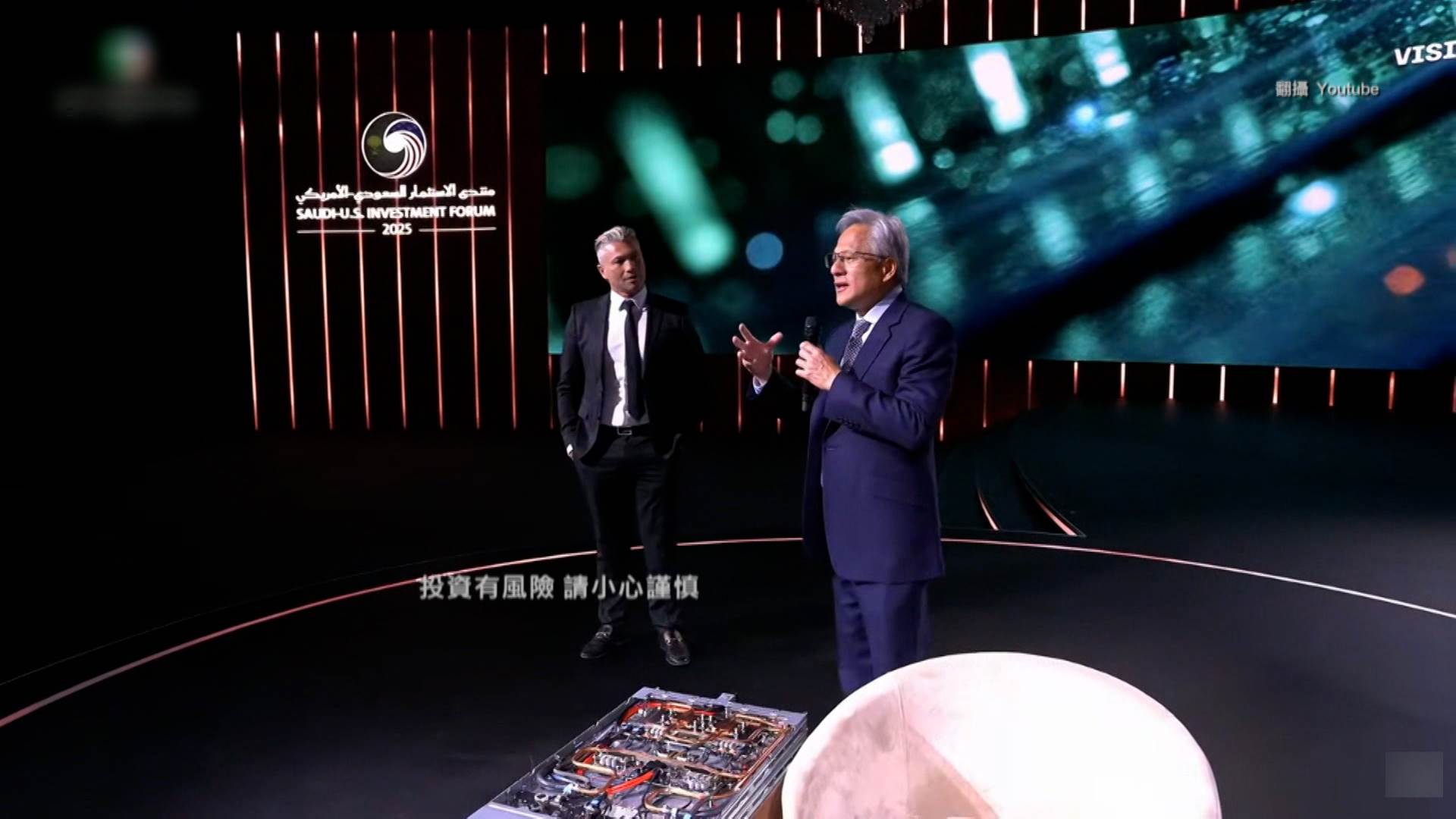 受惠於<a href='/search/tags/AI題材/' target='_blank'>AI題材</a>持續發燒，美股輝達股價表現亮眼，成為「科技七雄」的指標。（圖／東森新聞）