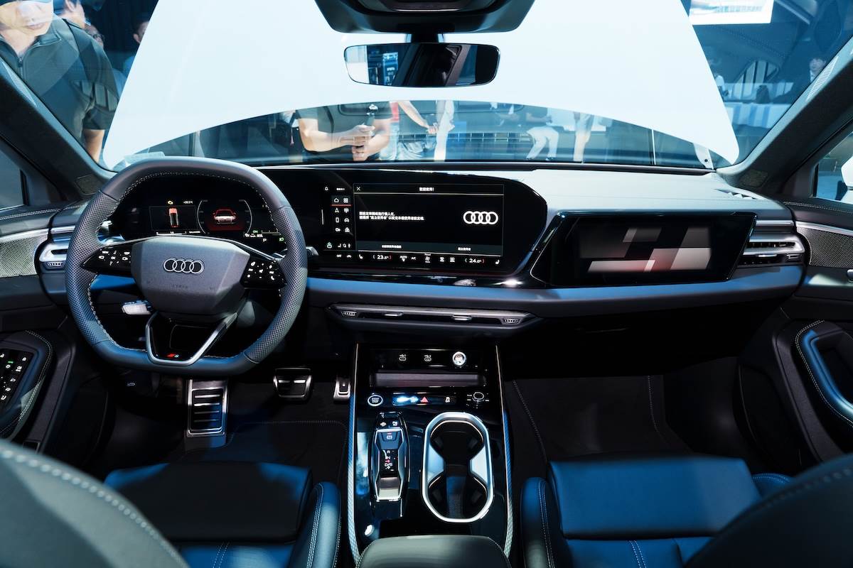 因都採用新世代的平台，所以車艙佈局大同小異，接搭載由E3 1.2電子架構打造的數位互動座艙。圖為Audi A6 e-tron。（圖／林昱丞攝影）