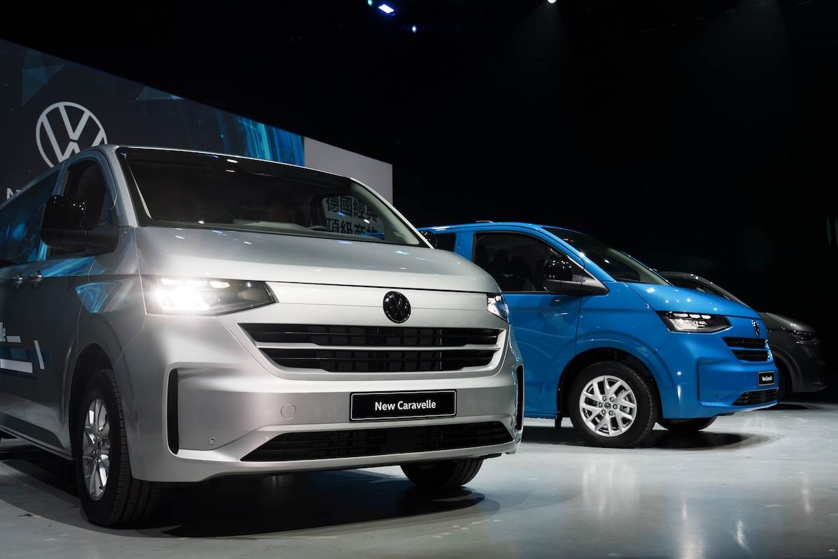 全新Caravelle車身外觀造型承襲全新福斯家族設計語彙,外部照明包括頭燈、日行燈、全天候燈、方向燈、尾燈均採用全LED光源科技。(圖/林昱丞攝影)