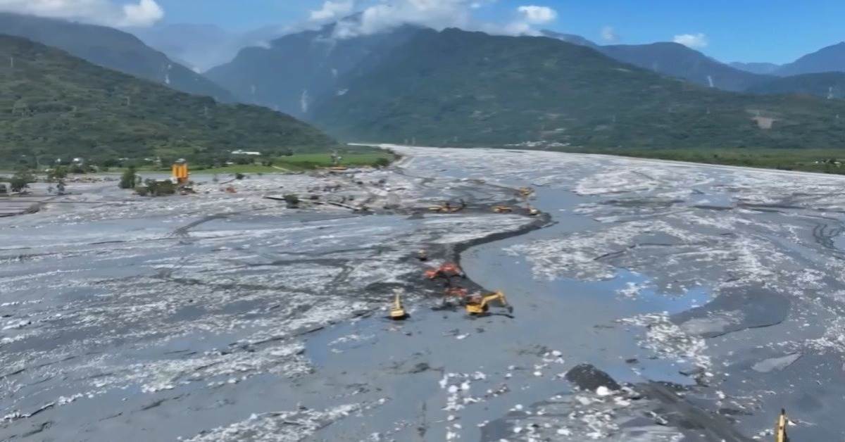 花蓮光復鄉因馬太鞍溪堰塞湖溢流，災情嚴重。（圖／東森新聞）