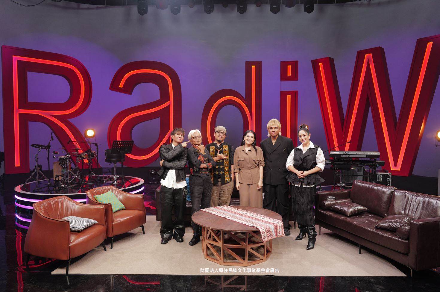 《Radiw不打烊》不僅能聽見動人歌聲，更能看見族人以音樂訴說生命的溫度。（圖／原文會提供）