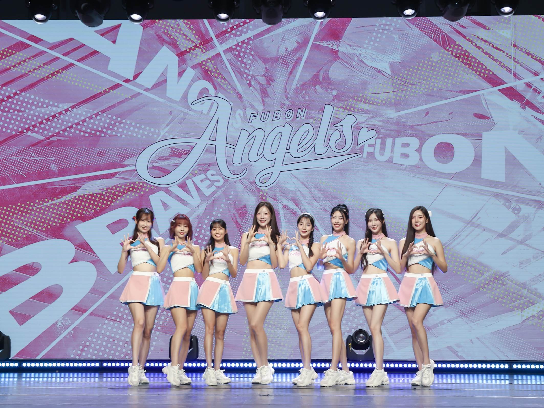 Fubon Angels合影