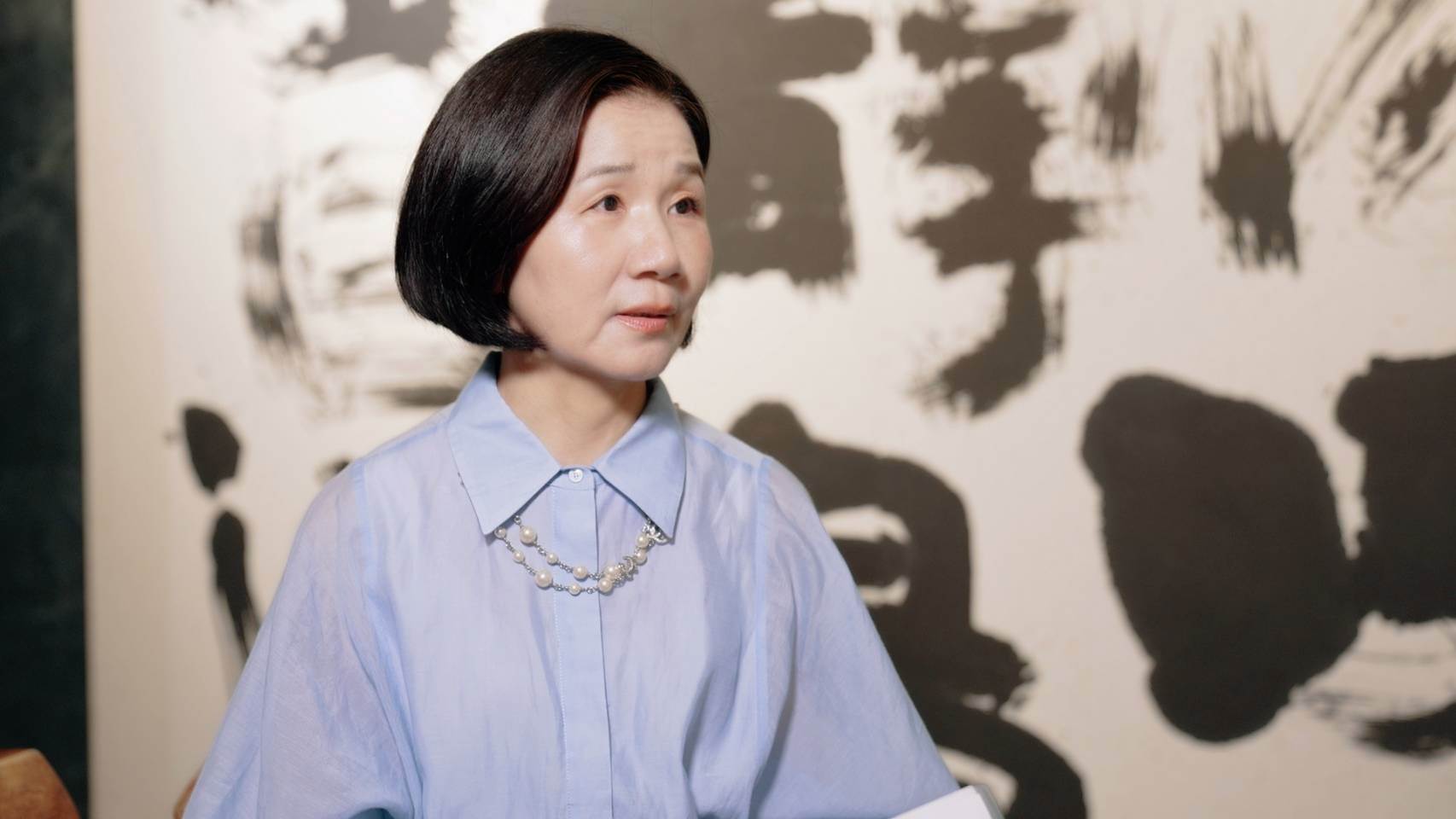 公設交誼廳有大師的書法、水墨畫。（圖／東森新聞）