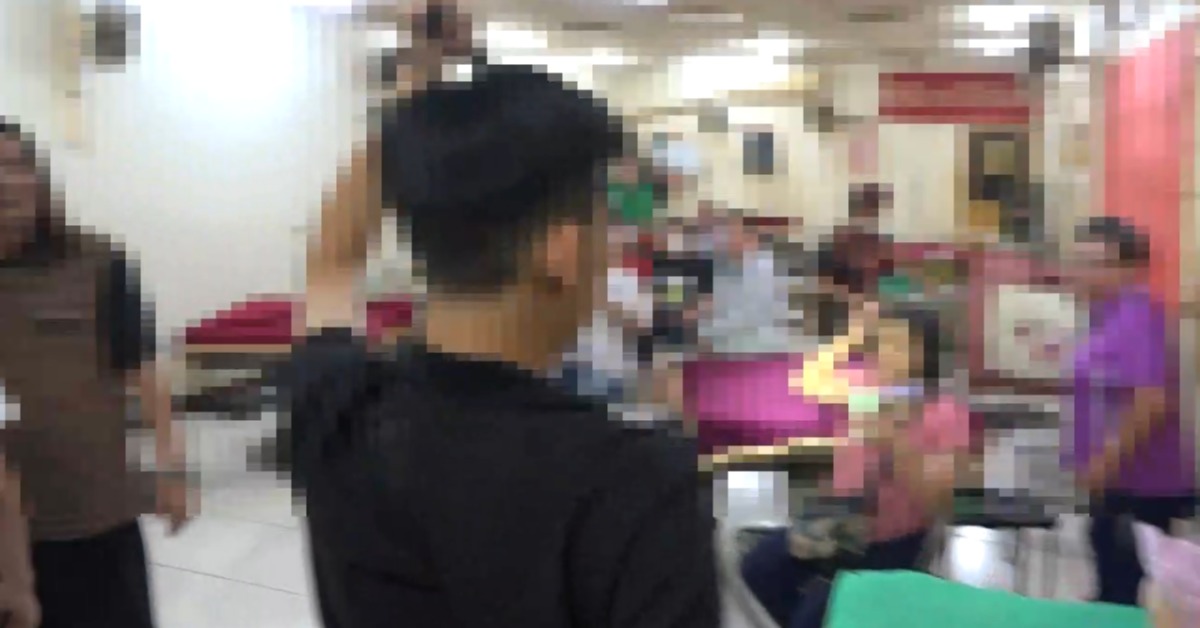 中壢警分局持搜索票，前往中壢區華勛街一處民宅內，查緝麻將職業賭場。（圖／中壢警分局提供）