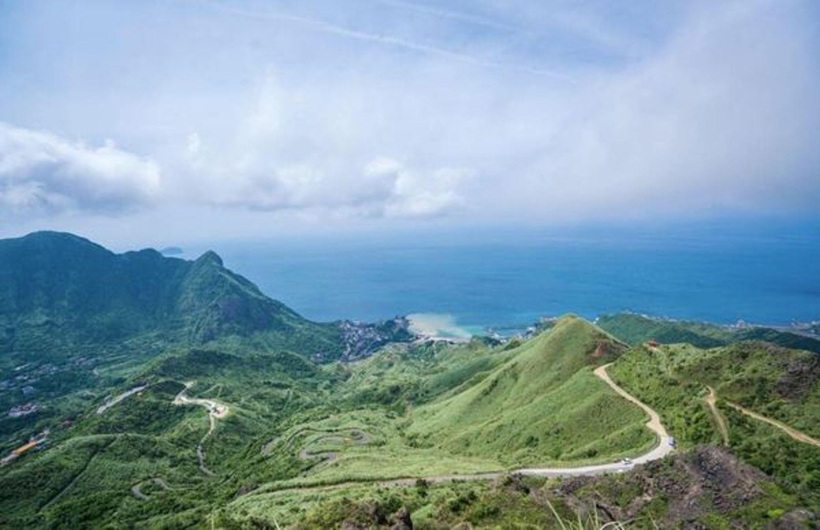 新北瑞芳牛伏礦區地形複雜，坑道深處光線昏暗。（圖／翻攝自新北市觀旅局官網）