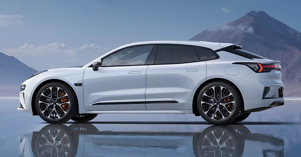 極氪001在外觀上沒有太多變化,動力部分提升到925匹,加速表現相當驚人。(圖/極氪提供)