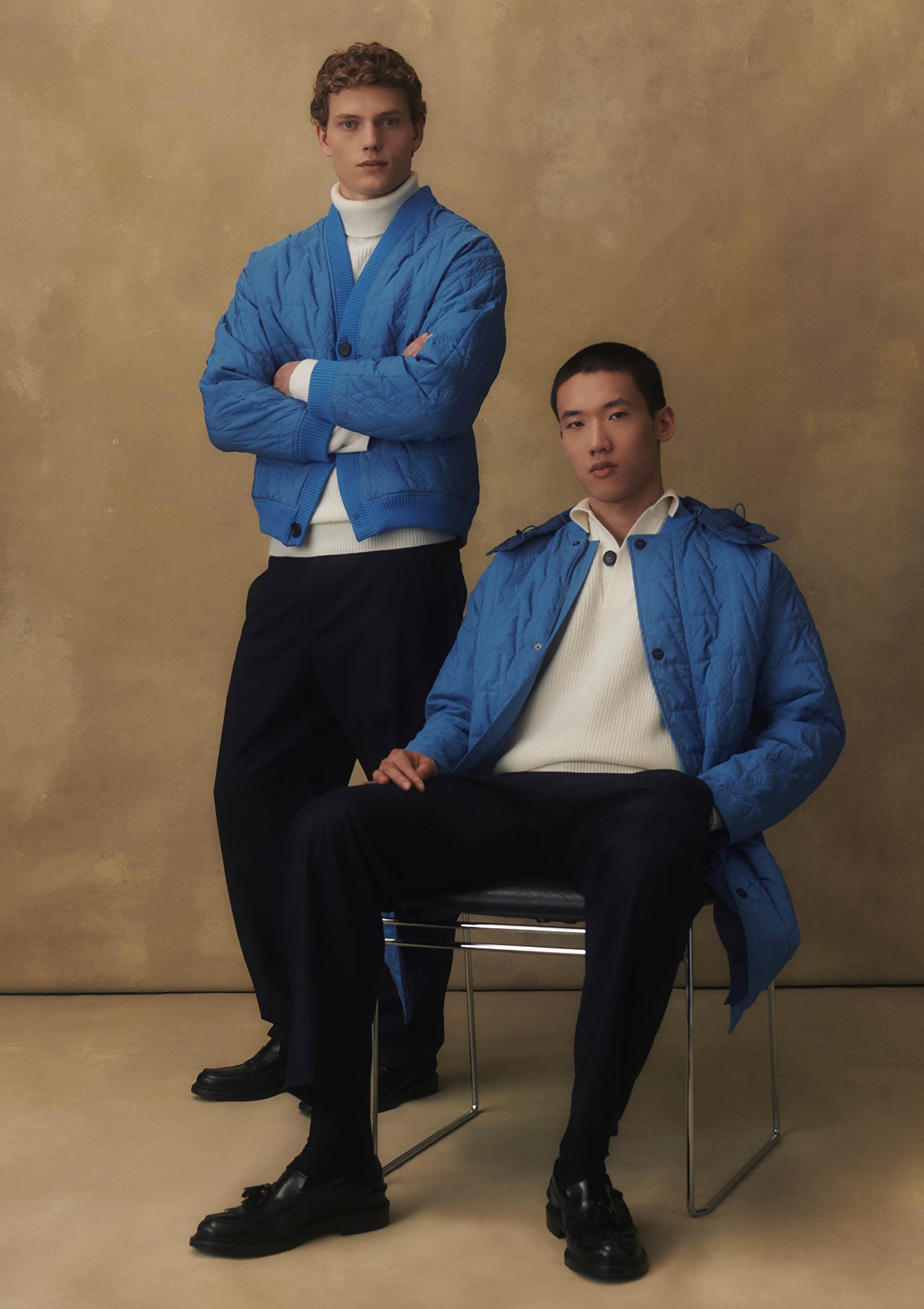 那不勒斯藍，如流動的詩篇，綻放出優雅而和諧的靜謐光采。（圖／Kiton提供） 