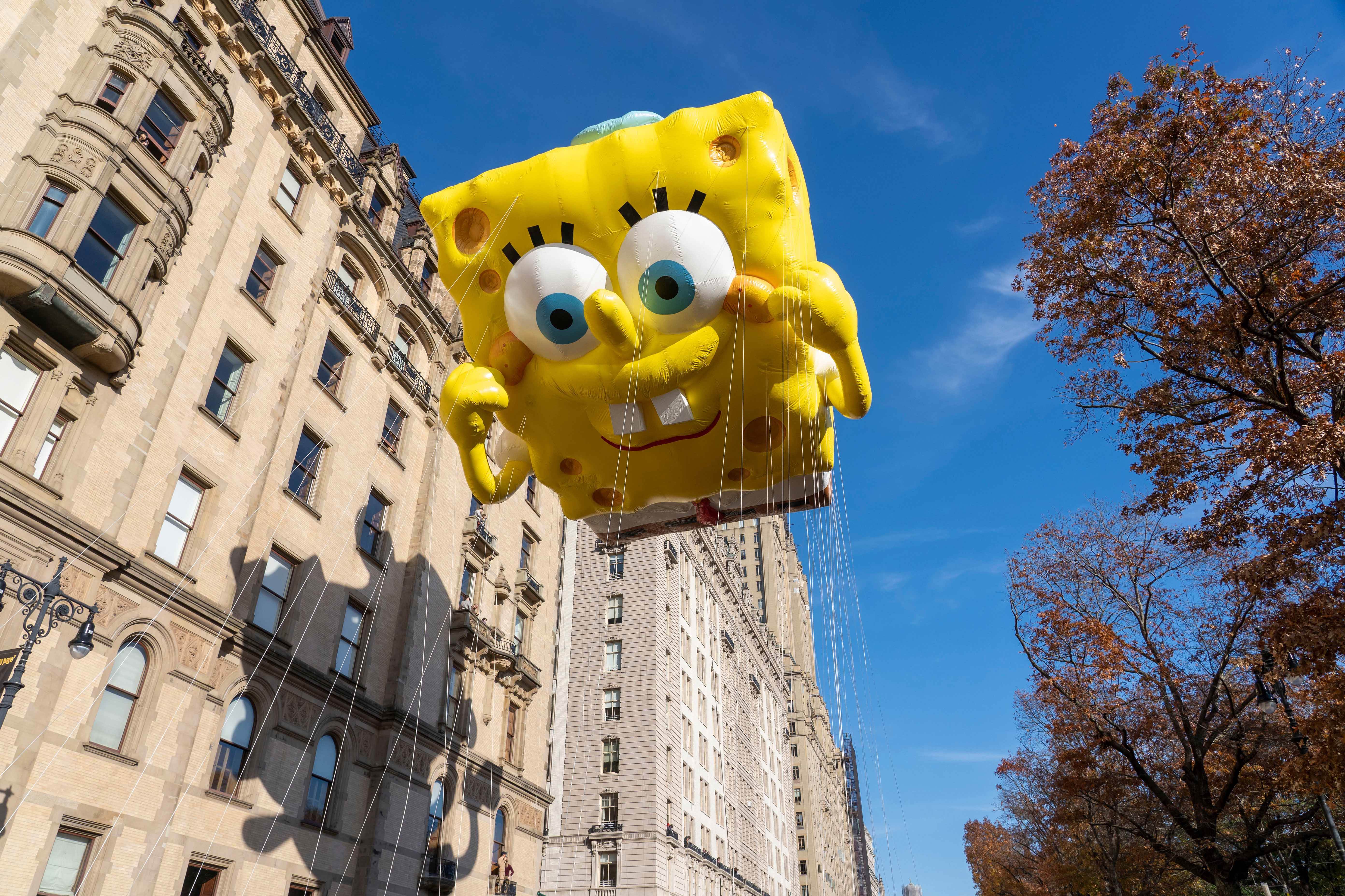 作為香港首個IP聯乘盛事,「Merry Balloon」結合卡通巡遊與城市尋寶體驗,打造全城洋溢驚喜的夢幻聖誕遊樂場。(圖/港旅局提供)