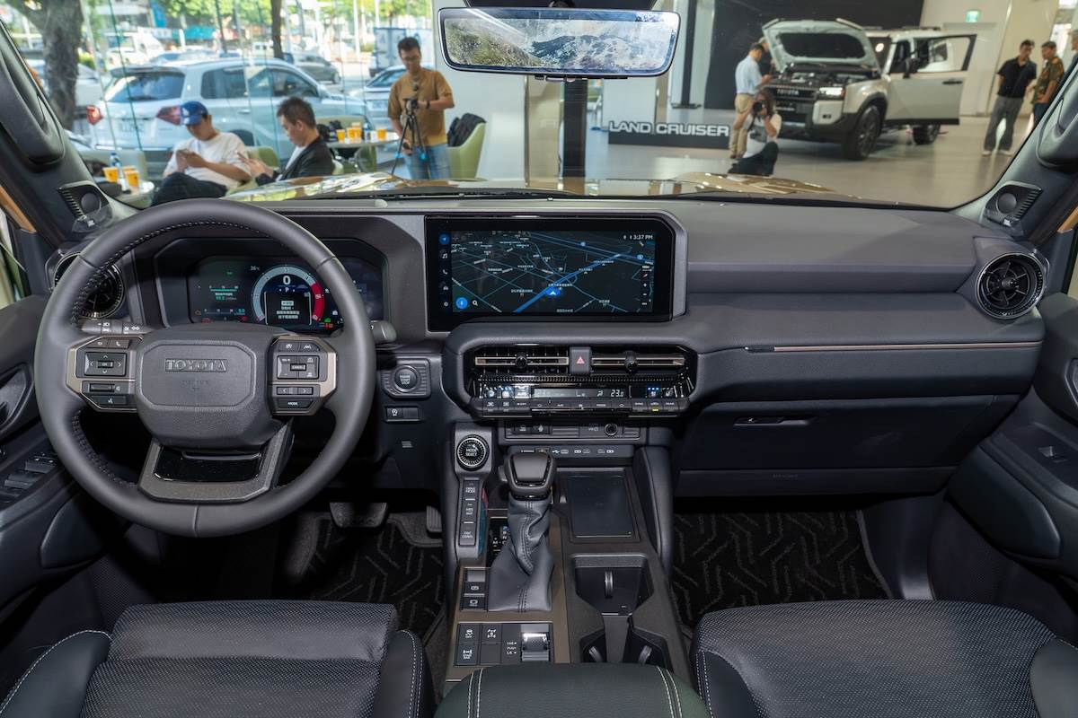 座艙設計上,採水平設計語彙,提供開闊駕駛視野,並依實際操作情境配置大量實體按鍵,兼顧便利與直覺操作性。(圖/林昱丞攝影)