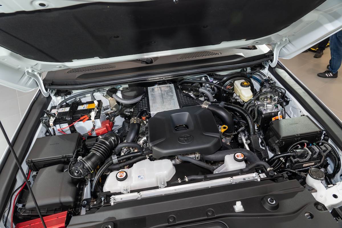 LAND CRUISER搭載2.8L柴油渦輪引擎結合48V輕油電系統,最大馬力為204匹,最大扭力是51kgm。(圖/林昱丞攝影)