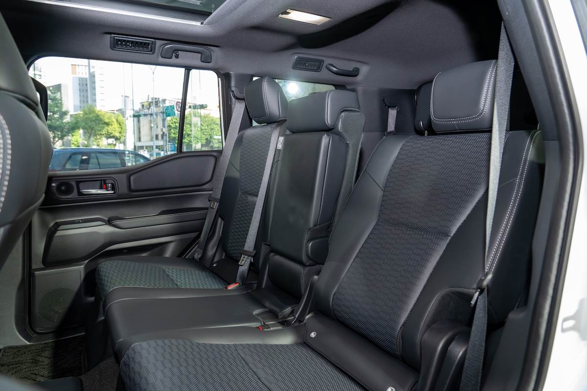 後座椅背角度可以調整,同時座椅也有通風與加熱功能。(圖/林昱丞攝影)