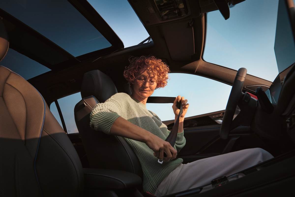 Tiguan 330 TSI Elegance Premium加碼推出專屬購車優惠，凡於10月31日前入主，即可免費升級全景式電動玻璃天窗與Harman Kardon頂級環繞音響。（圖／台灣福斯汽車提供）