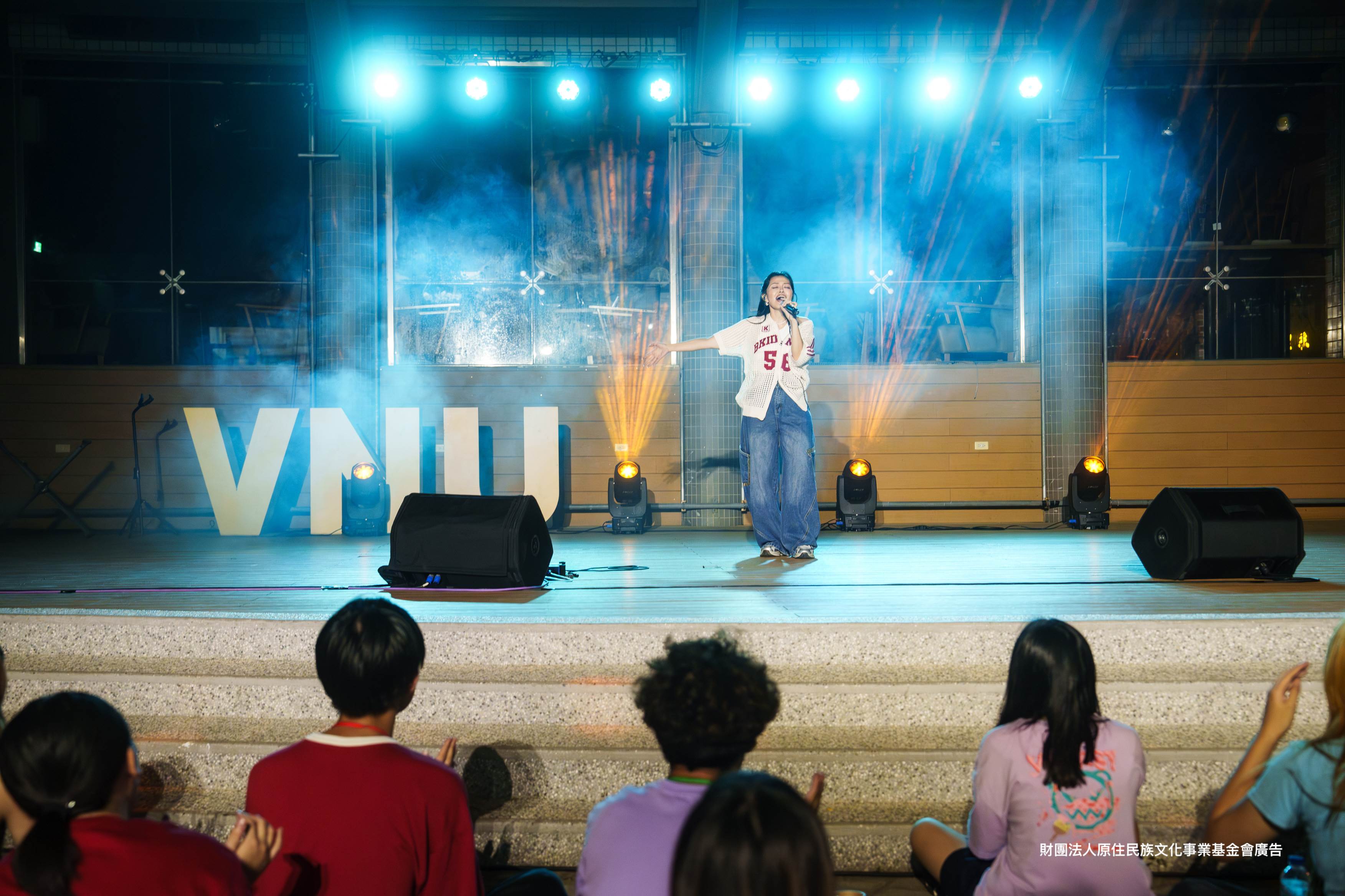 圖3-曾在萬能科技大學擔任社團樂舞指導老師的金曲歌后Kumu Basaw姑慕·巴紹，帶來一連串的