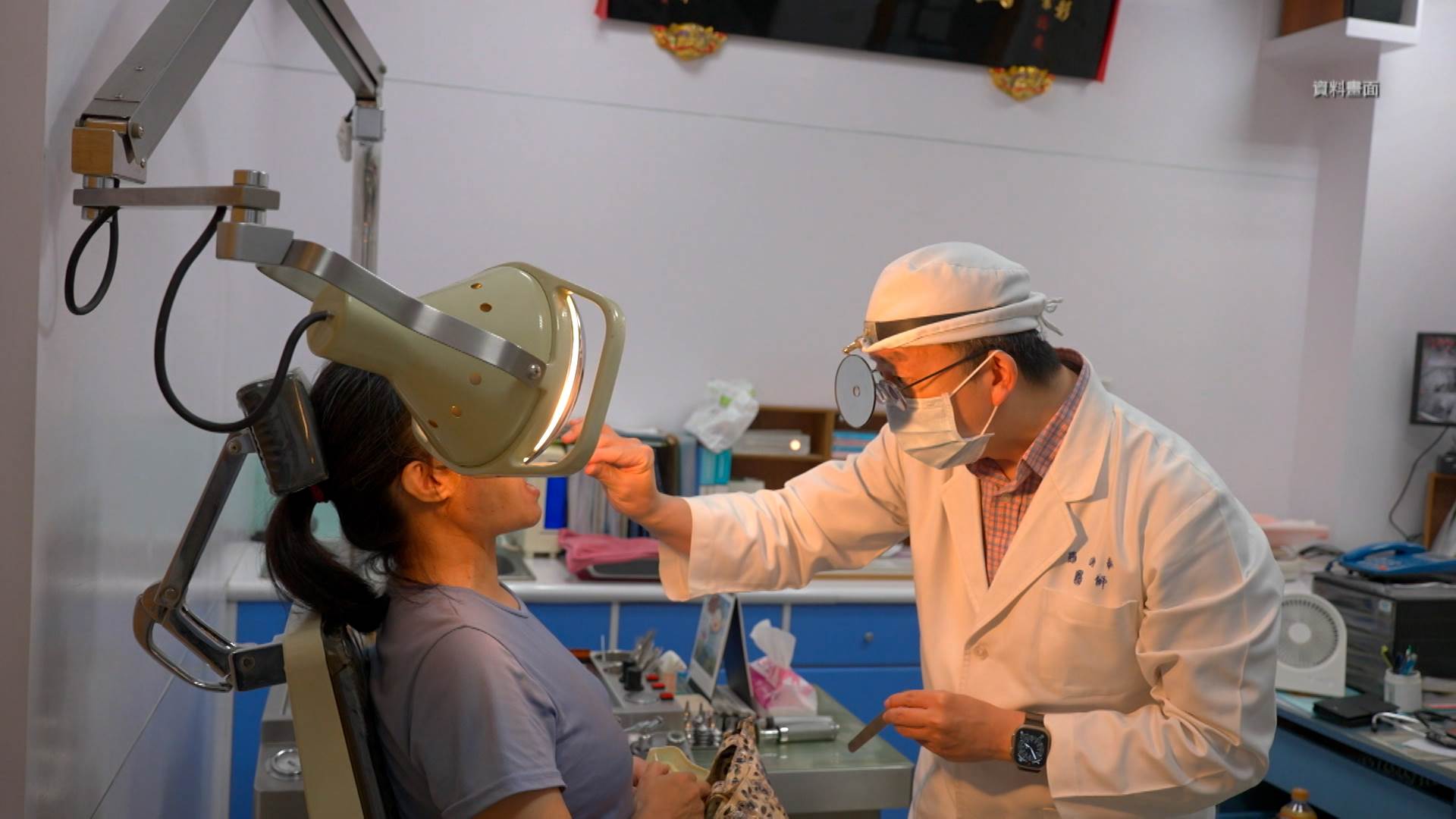 臨床發現成人感染RSV後,約半數患者可能併發肺炎,需提高警覺。(圖/東森新聞)