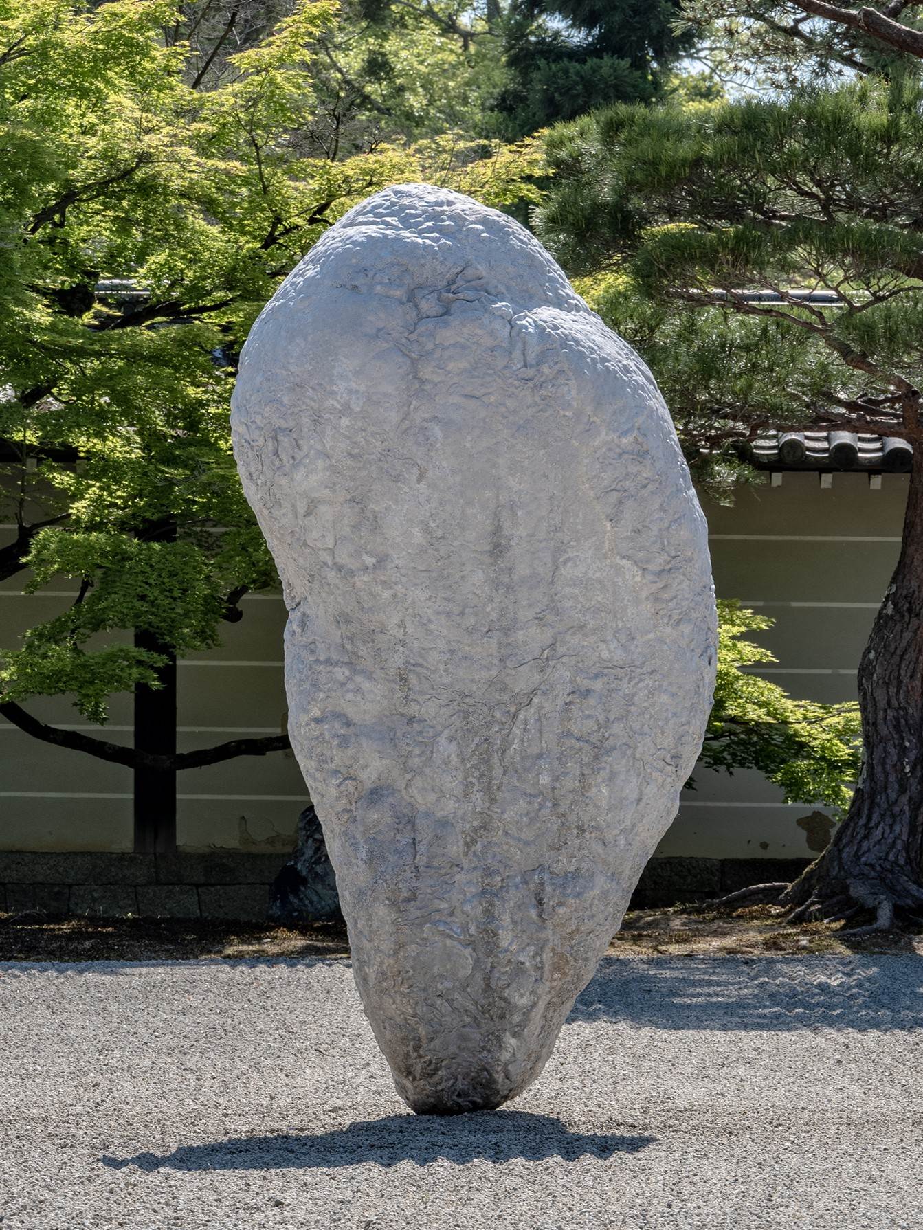 日本藝術家本郷芳哉 HONGO Yoshiya作品_空白 – 坐佇 The void – ZACHO