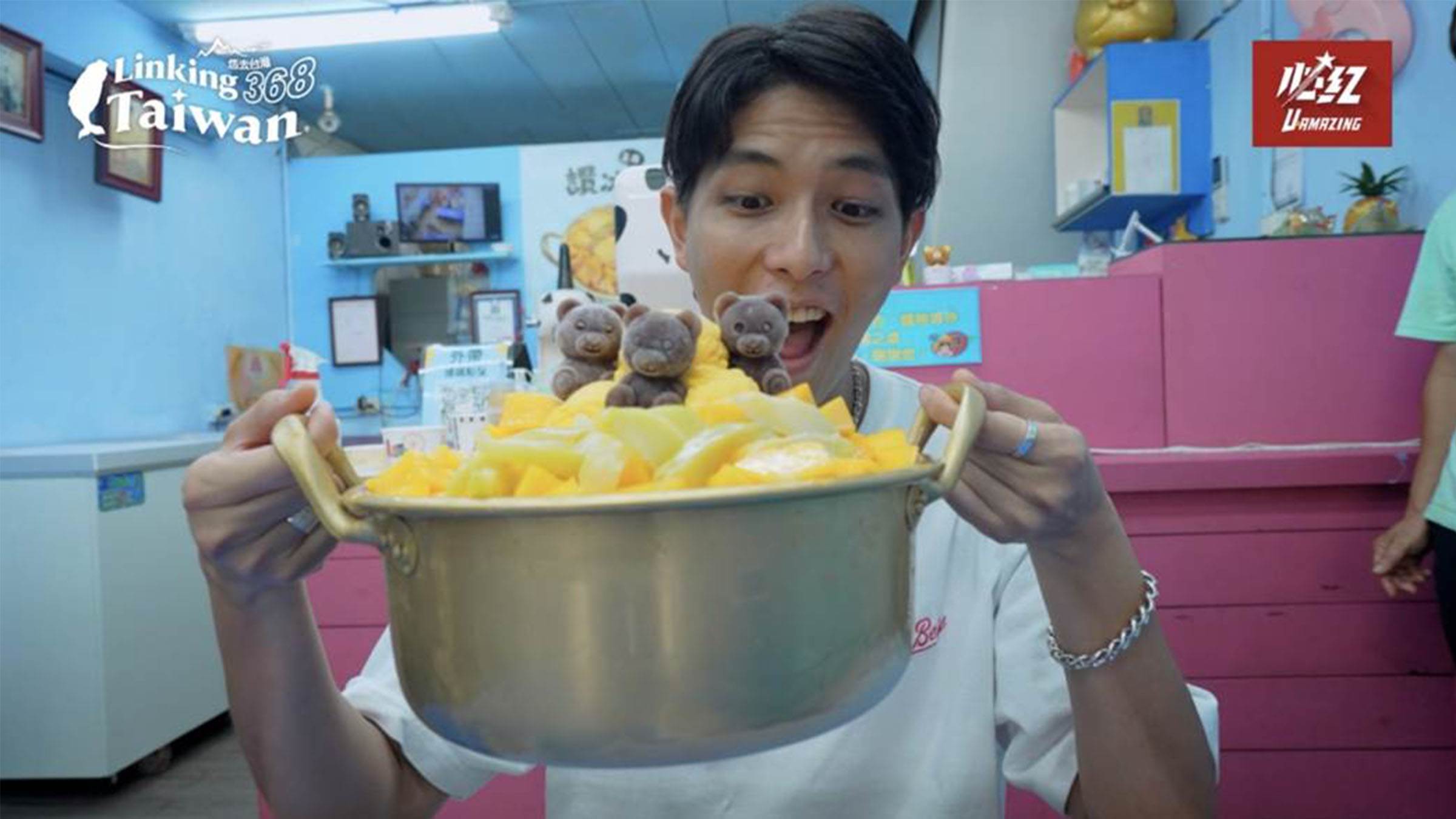 玉井讚冰店以「巨無霸芒果冰」聞名。（圖／《Linking 368 Taiwan恁去台灣》提供）