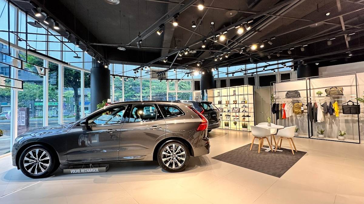 現場除展示最新車型外，也規劃原廠精品展示區與顧客服務諮詢區，讓民眾能全方位感受品牌生活哲學的優雅節奏。（圖／Volvo Taiwan提供）