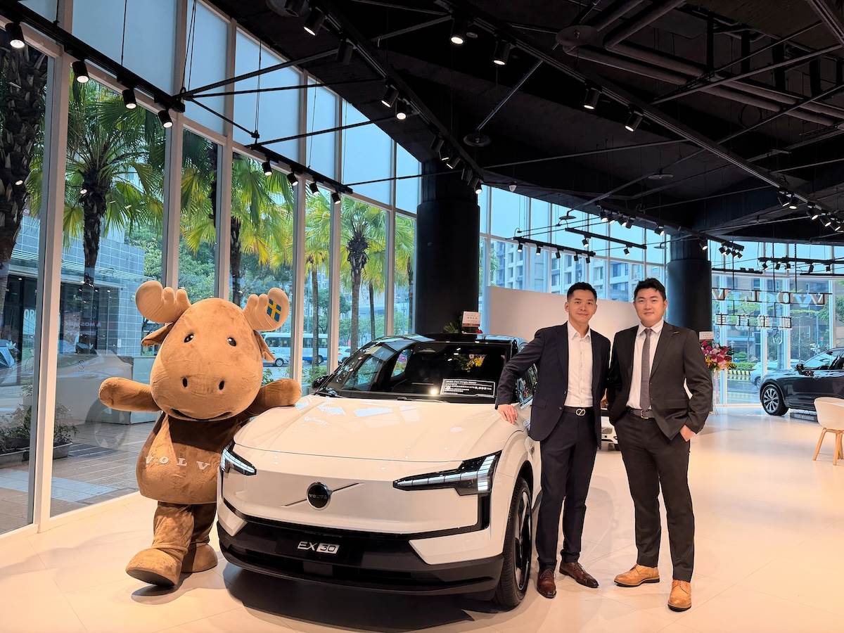 Volvo凱銳汽車董事長林傳凱（右）與Volvo台灣總裁林裕凱。（圖／Volvo Taiwan提供）