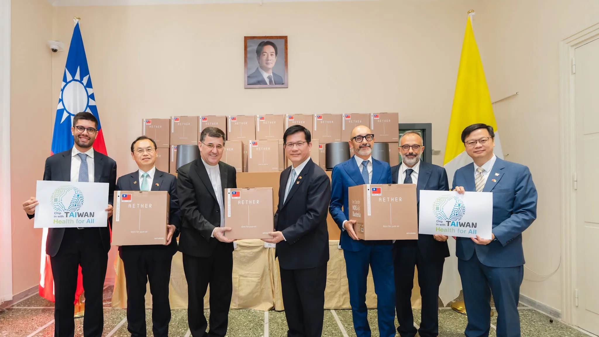在外交部的邀請下，AETHER STMED-1 成為台灣對外捐贈的代表產品，送往教廷醫院與醫療修會病房使用。 （圖／教廷大使館提供）