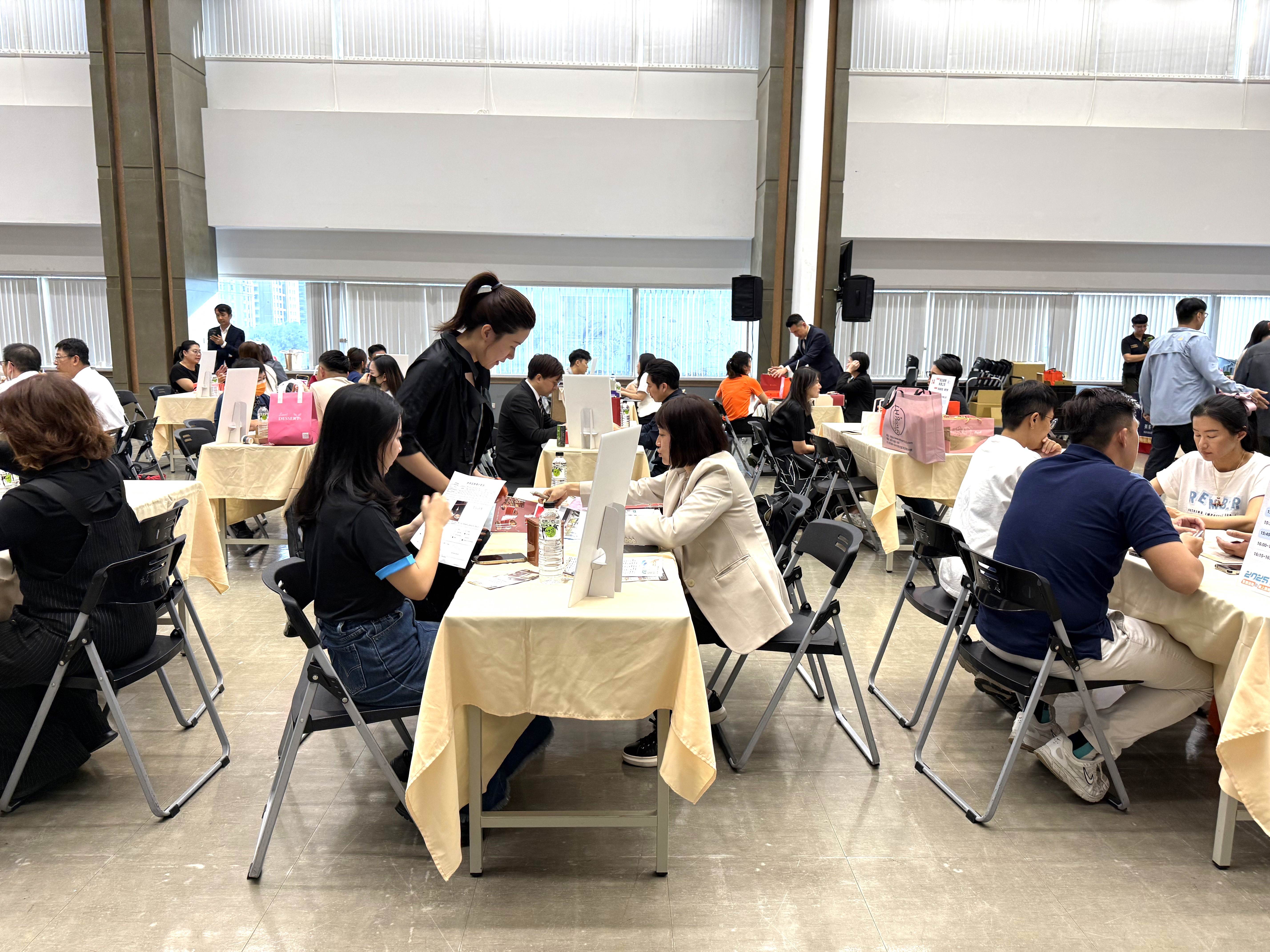 在地品牌與通路交流。（圖／<a href='/search/tags/台中市政府經濟發展局/' target='_blank'>台中市政府經濟發展局</a>提供）