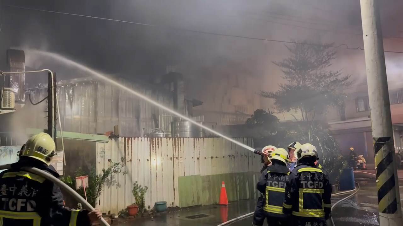 DB9B058871380AE9ABDC5752BD6BD0CEFA60236B.mp4_snapshot_00.00.864