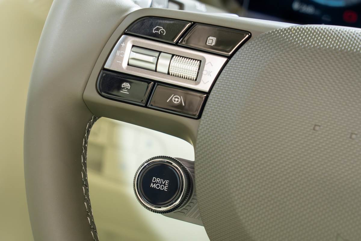 全車系標配Hyundai SmartSense 主動安全科技。（圖／林昱丞攝影）