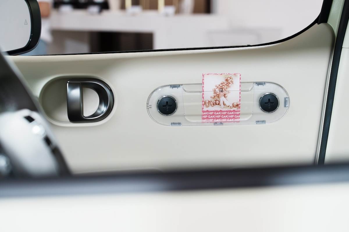 車門飾板可以選擇不同材質。（圖／林昱丞攝影）