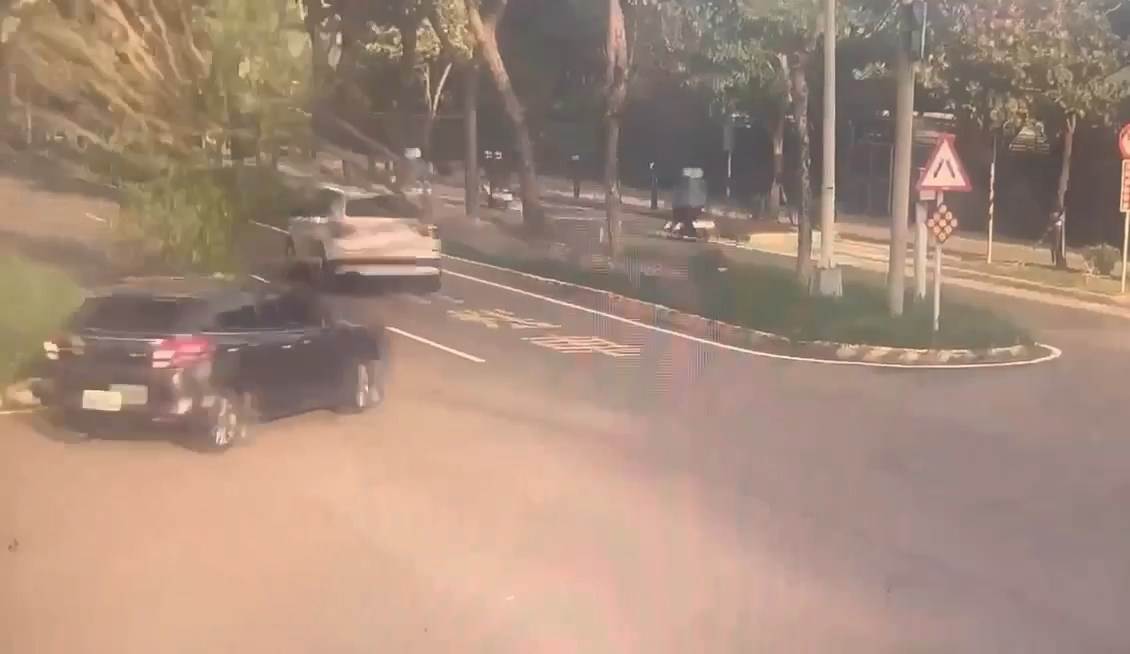 784431373.113871.mp4_snapshot_00.03.155