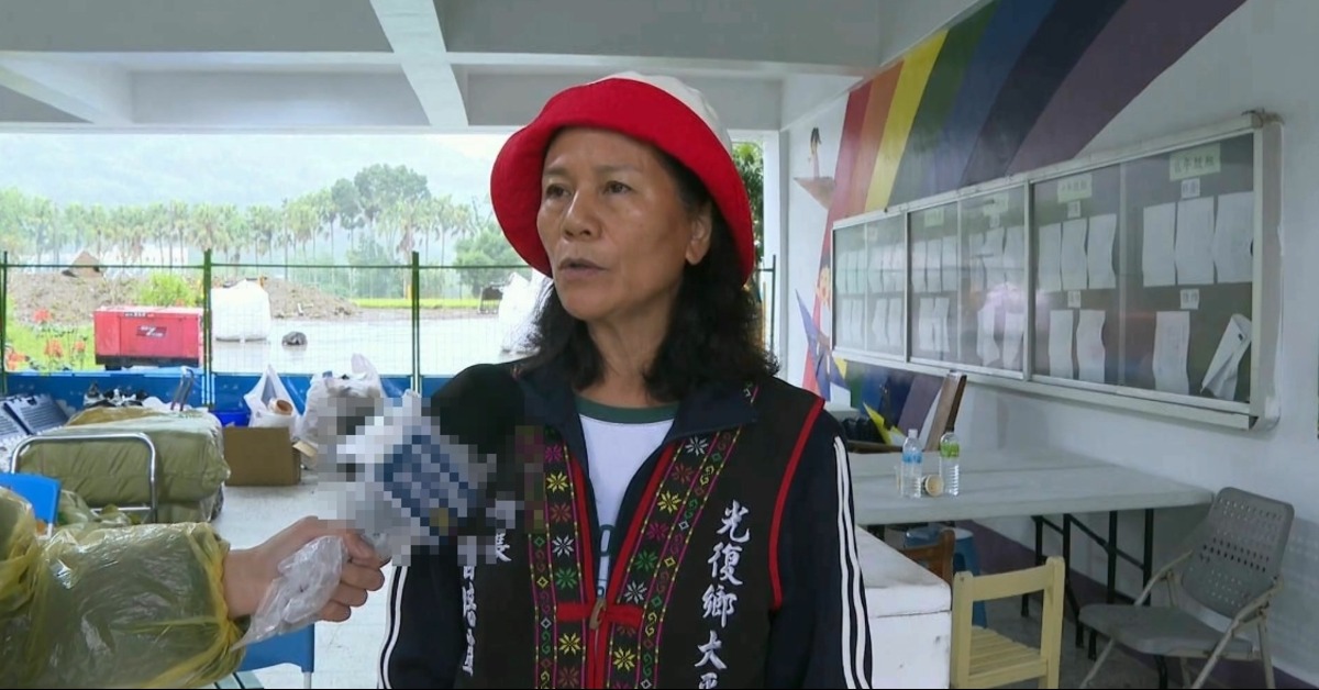 有部分收容安置的居民未通報就私自返回住家，讓當地村長相當不滿。（圖／東森新聞）