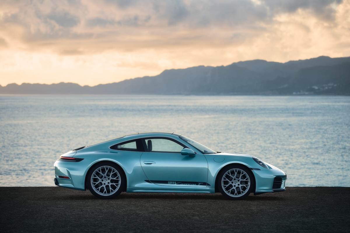 20/21 吋RS Spyder輪圈以Suzuka Grey Metallic金屬漆塗裝,內圈輪輻則採用金屬釩灰色(Vanadium Grey Metallic )。(圖/Porsche提供)