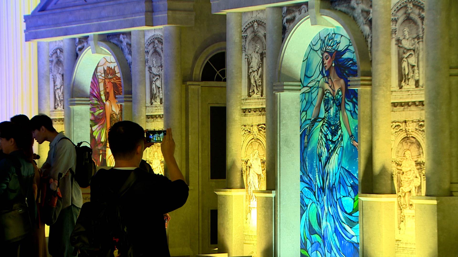 大型威尼斯造景吸睛登場，展現水都的經典魅力。（圖／東森新聞）