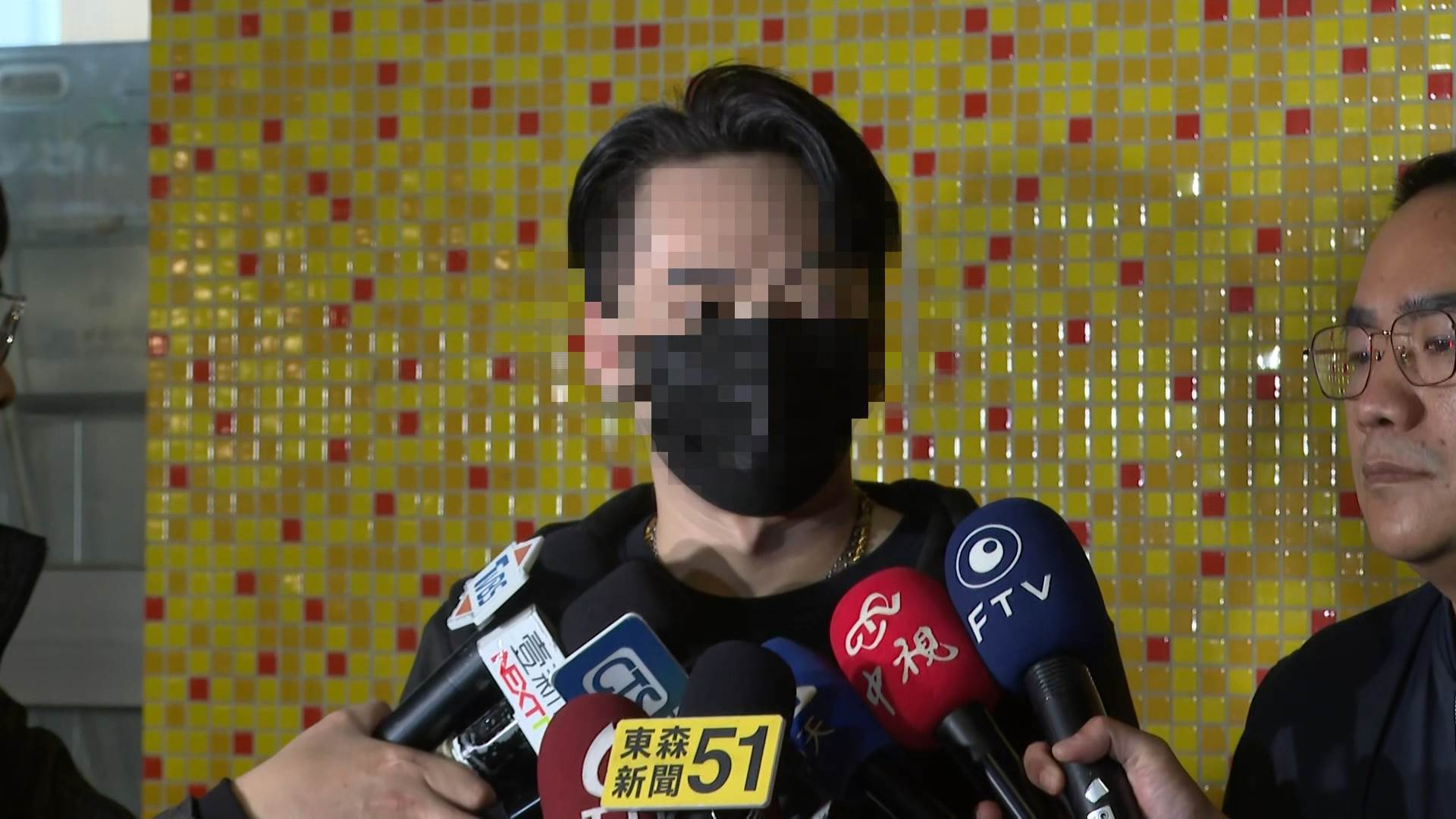 20251124-622-S1_碰撞拖學妹2400.mxf_snapshot_00.19.907