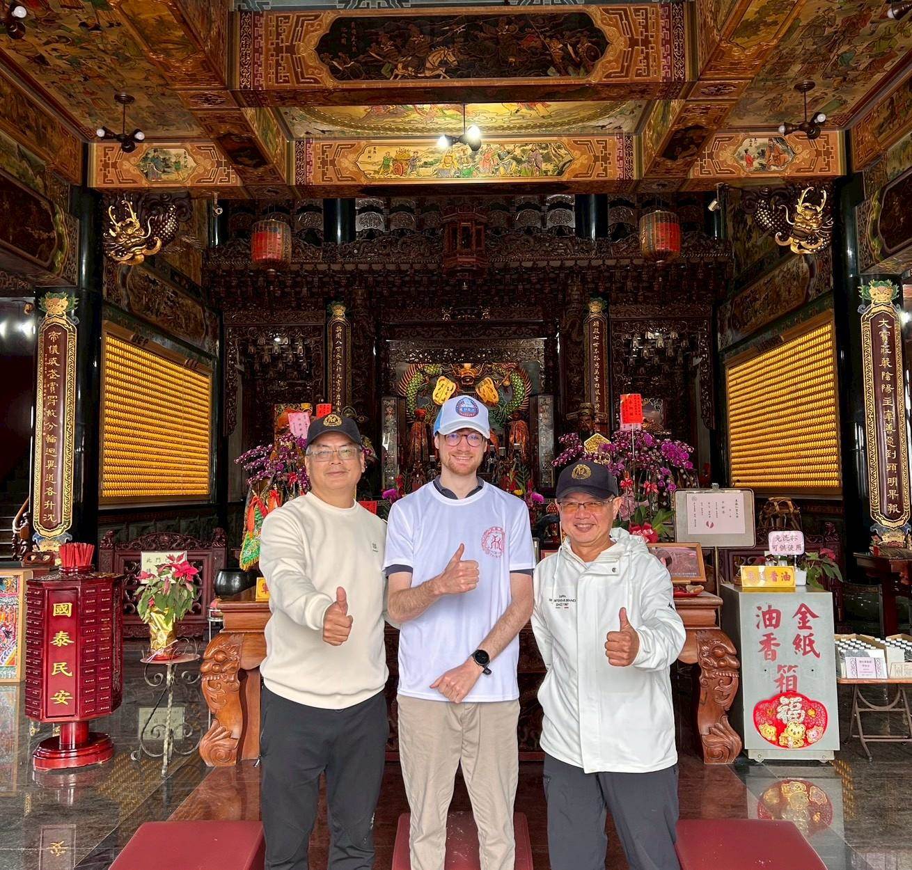 LINE_ALBUM_114年11月廟宇英語友善環境_251125_1