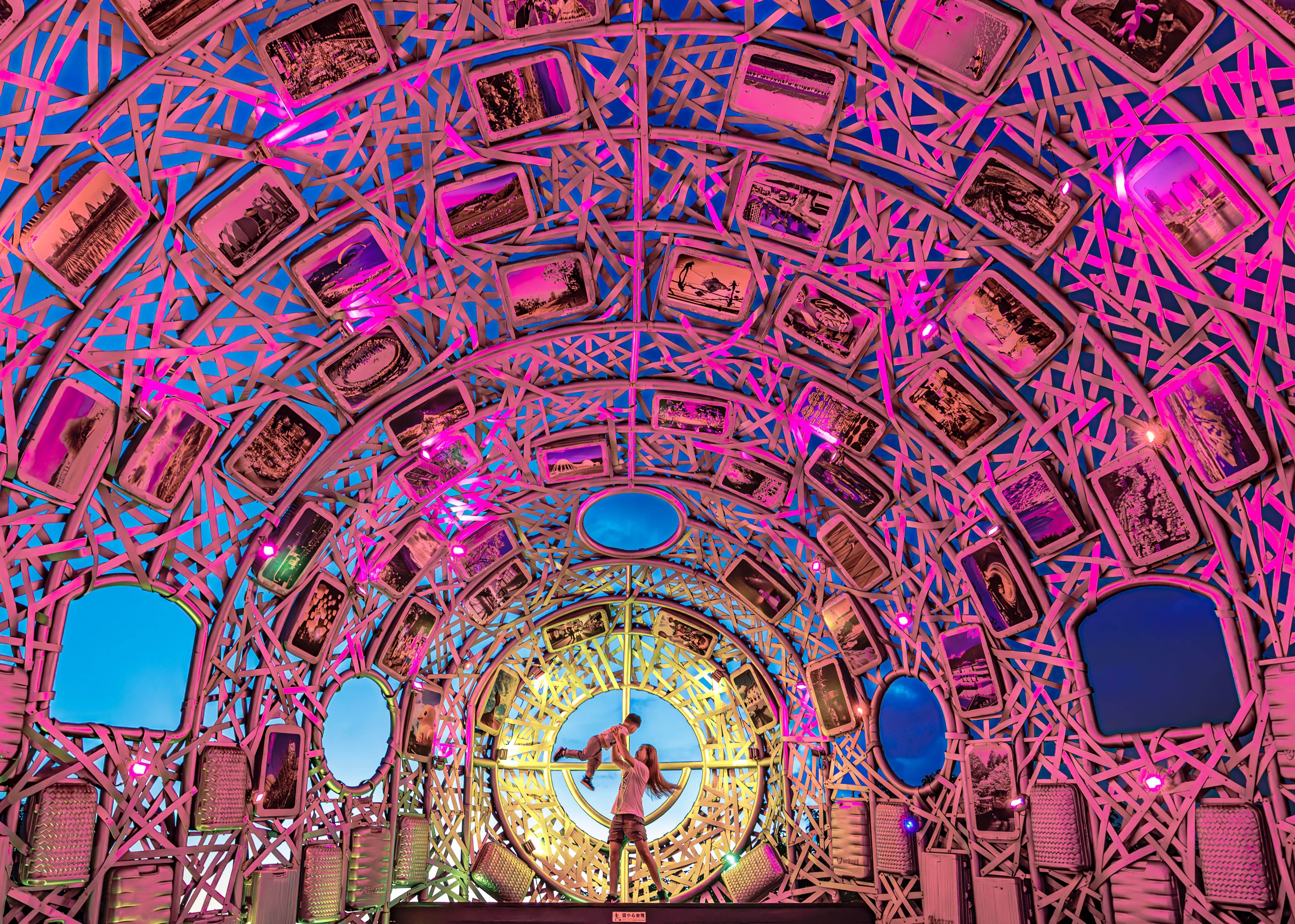 攝影比賽-金獎-得獎人王羿婷-作品名稱：母子情。（圖／新北市政府警察局）