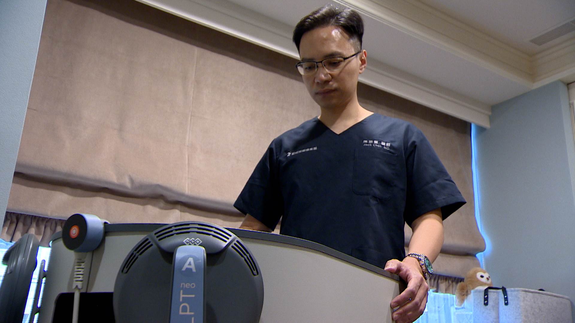 序列 18.00_01_02_04.Still009