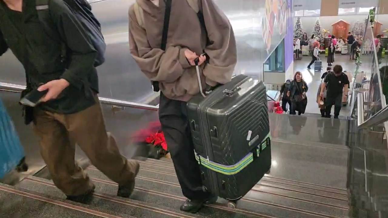 3aef15ae-c8df-431a-8841-b6c9157290c1.mp4_snapshot_00.04.427