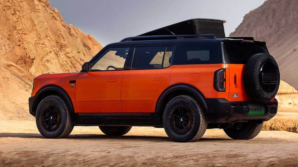 車輛配備了類似Westfalia式的彈出式車頂帳，可向上延伸36公分，並可容納一張全尺寸充氣床墊。（圖／福特提供）