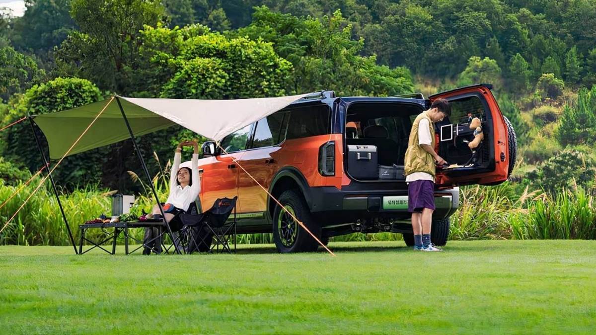 尾門巧妙地整合了野餐桌，大幅提升野外探險的便利性。（圖／福特提供）